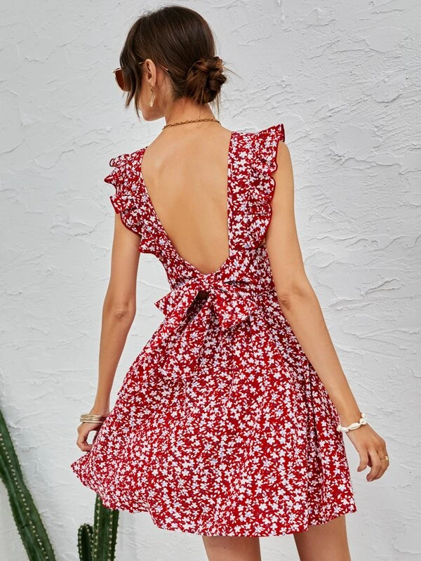 Vestido floral de espalda abierta con lazo fruncido