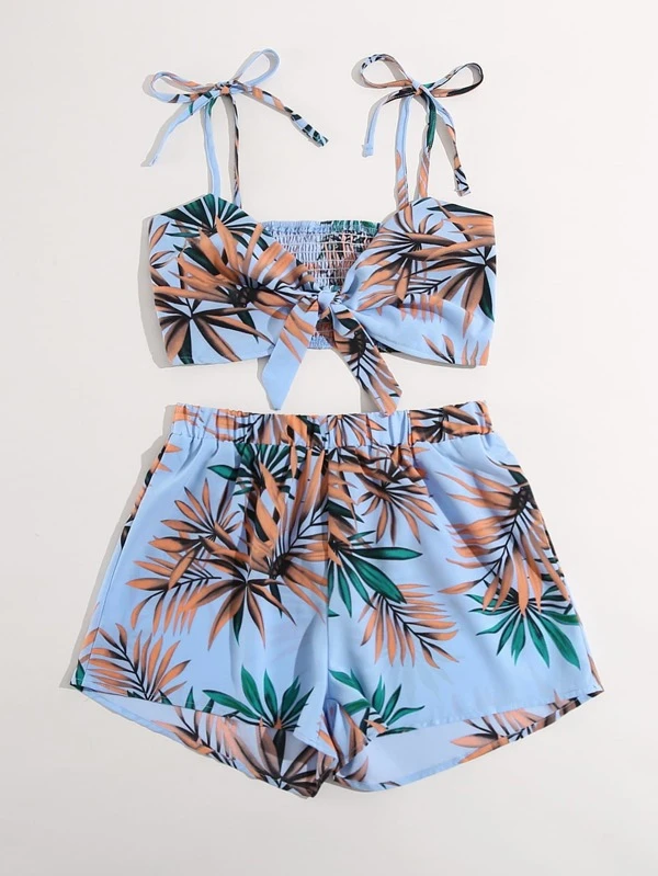 top de tirantes con fruncido con estampado tropical de hombros con cordón con shorts
